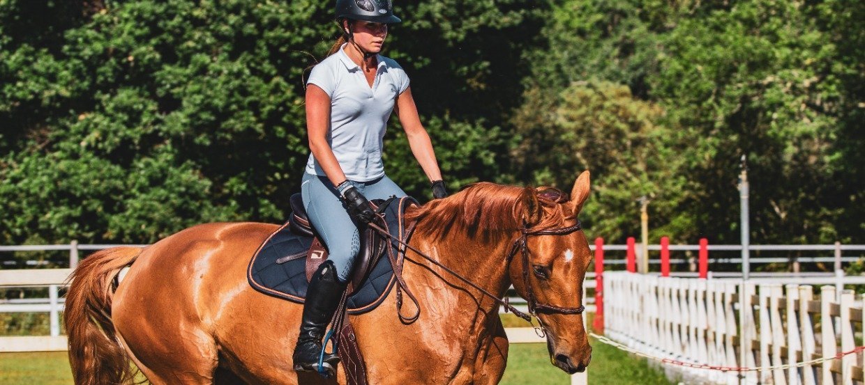 Die richtige Reitausrüstung: Worauf es bei der Ausstattung beim Reiten ankommt